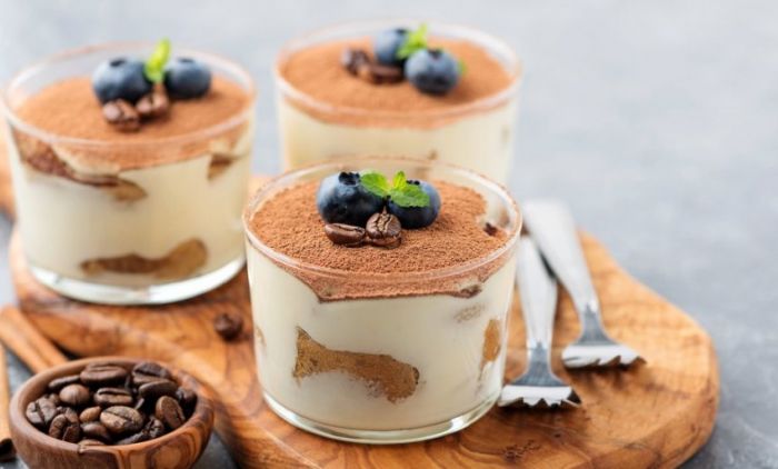 POSLASTICA KOJA NESTAJE U TRENU: TIRAMISU GOTOV ZA MINUTU!