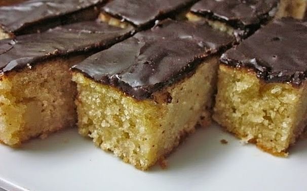 Kolač s jabukama i grizom: Slatkiš za kojim svi polude!